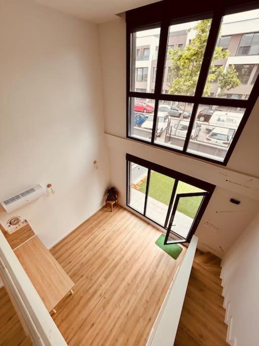 Apartamento Loft 007 Con Jardin, Piscina, Garaje Y Netflix San Sebastián de los Reyes Exterior foto